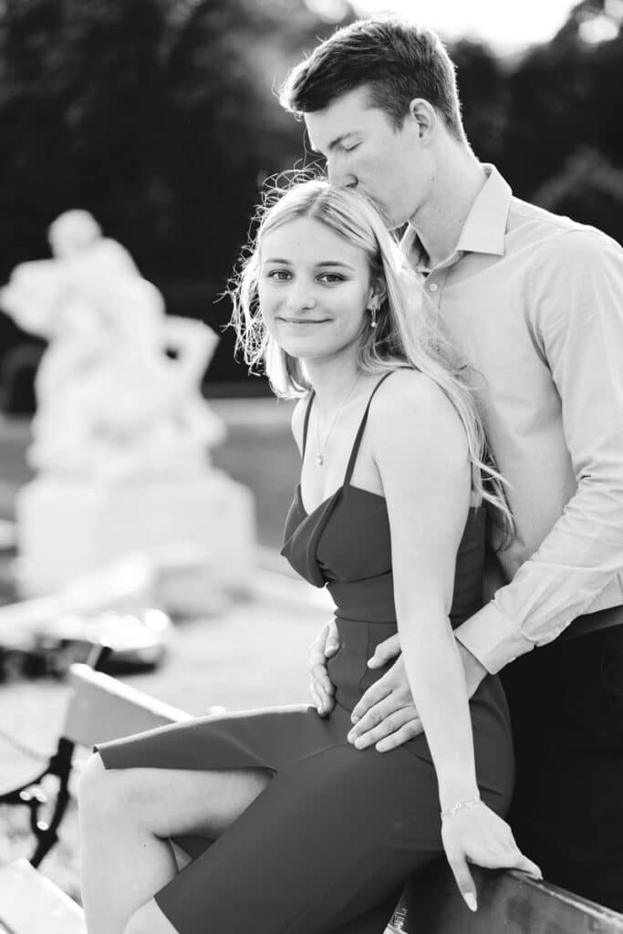 Verlobung mit Heiratsantrag im Schlosspark Belvedere Wien